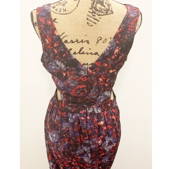 🌺Floral Print Side Cutout Maxi Dress🌺 - Picture 6 of 8